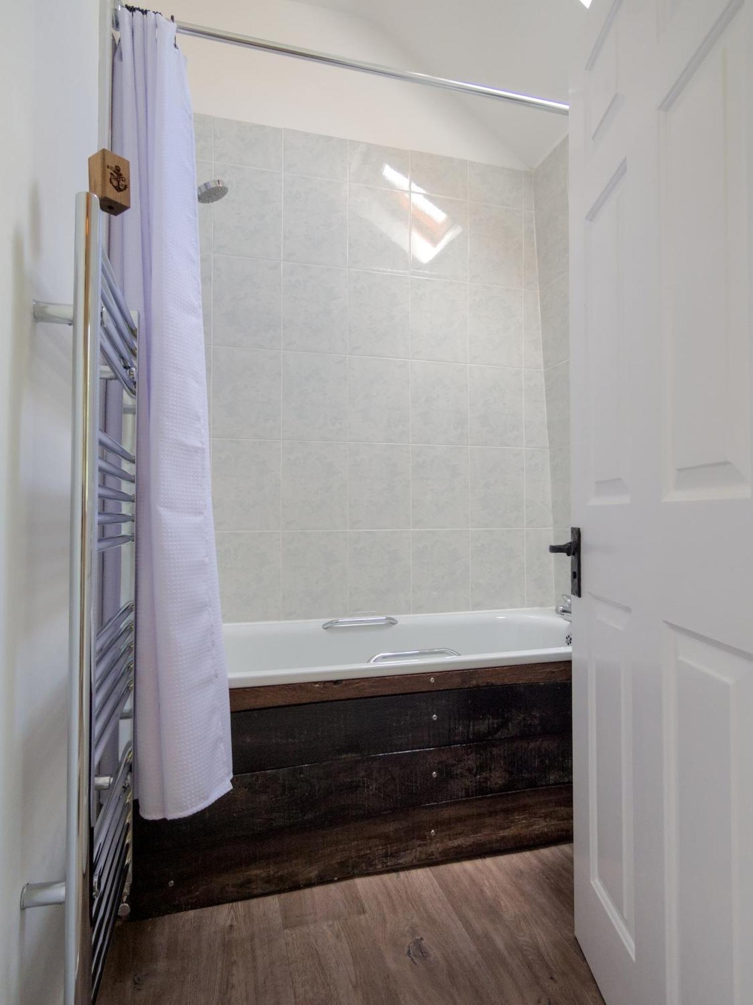 The Lilley Pad In Ludlow Cosy, Central, Perfect For Couples, Netflix & Parking Permit Екстериор снимка